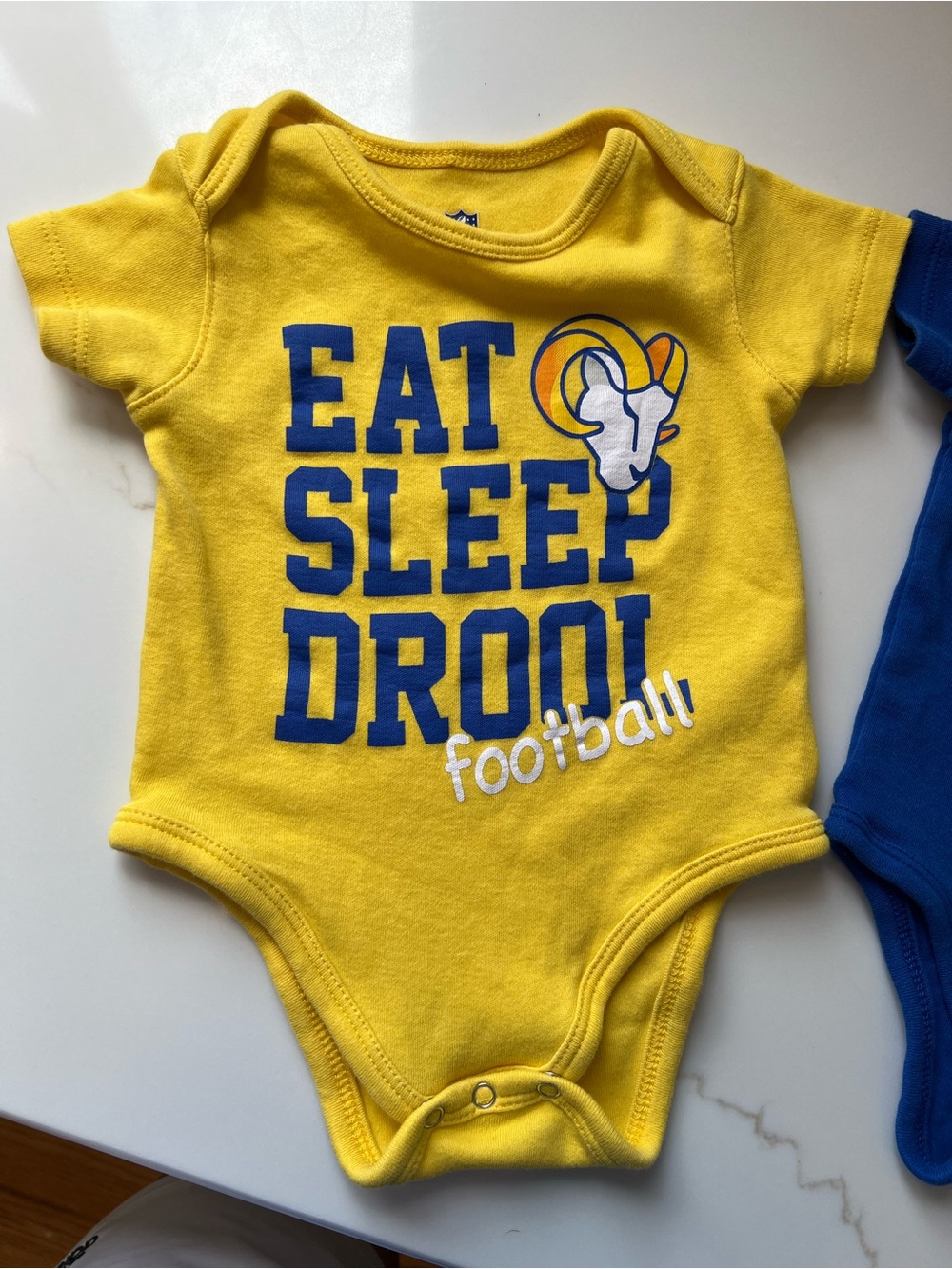 NFL LA Rams 3 onesie - Picture 7 of 8